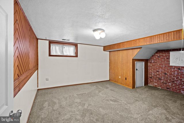 943 CIRCLE DR, Baltimore, MD 21227
