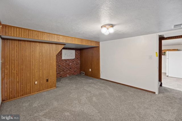 943 CIRCLE DR, Baltimore, MD 21227