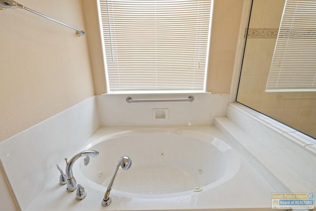 14 Cypress Point, Laguna Vista, TX 78578