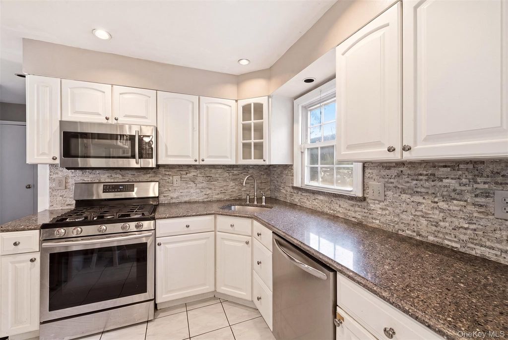 46 Catherine Street, East Northport, NY 11731 — photo 5
