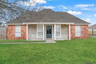 13563 S Trace Drive, Walker, LA 70785