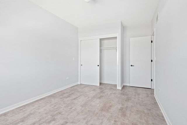 6605 North Avenue 6605-2, Oak Park, IL 60302