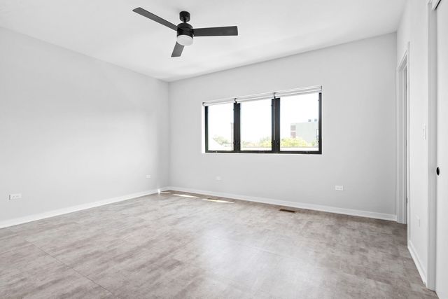 6605 North Avenue 6605-2, Oak Park, IL 60302