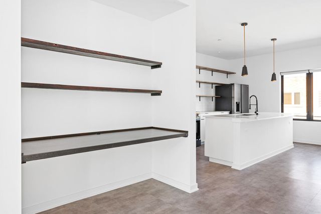 6605 North Avenue 6605-2, Oak Park, IL 60302