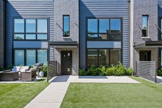 6605 North Avenue 6605-2, Oak Park, IL 60302