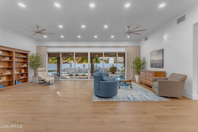 8440 S COLLEGE Lane, Tempe, AZ 85284