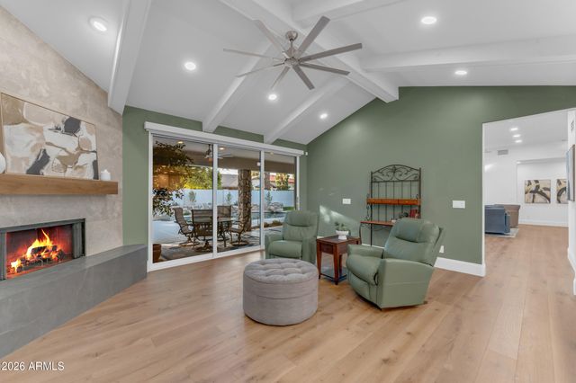 8440 S COLLEGE Lane, Tempe, AZ 85284