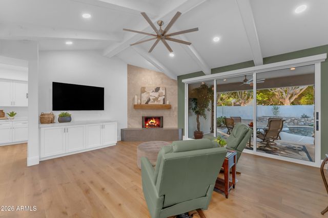 8440 S COLLEGE Lane, Tempe, AZ 85284