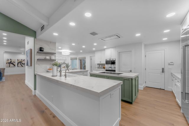 8440 S COLLEGE Lane, Tempe, AZ 85284