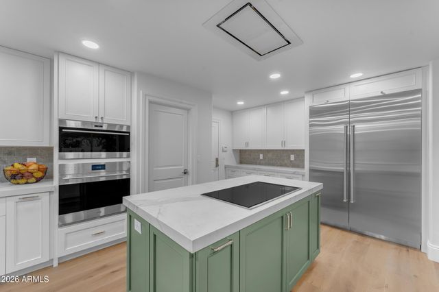 8440 S COLLEGE Lane, Tempe, AZ 85284