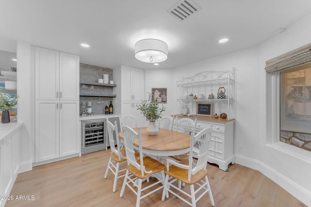 8440 S COLLEGE Lane, Tempe, AZ 85284