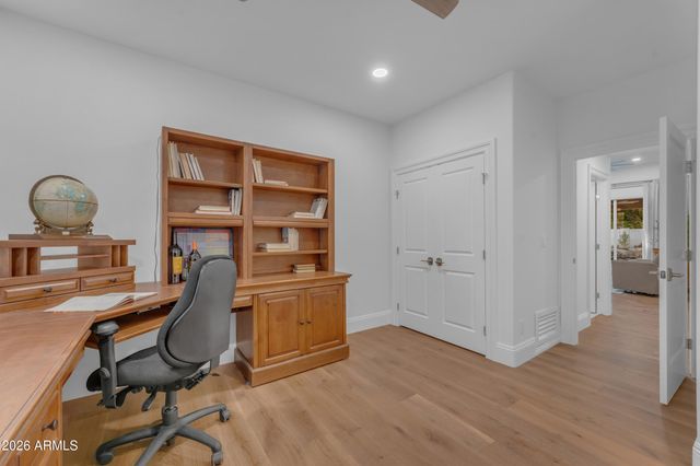 8440 S COLLEGE Lane, Tempe, AZ 85284