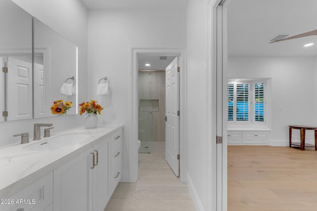 8440 S COLLEGE Lane, Tempe, AZ 85284