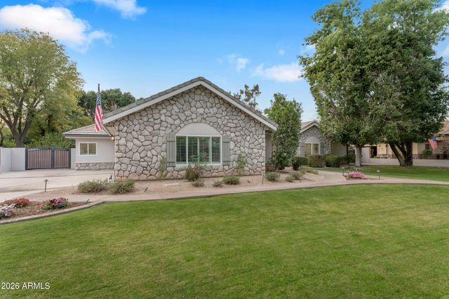 8440 S COLLEGE Lane, Tempe, AZ 85284