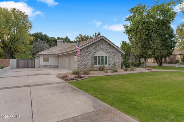 8440 S COLLEGE Lane, Tempe, AZ 85284