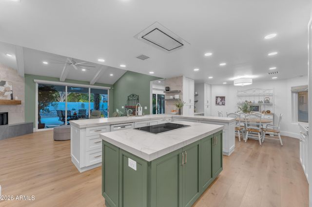 8440 S COLLEGE Lane, Tempe, AZ 85284