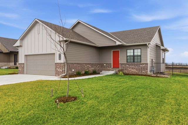 5035 N Highland St, Bel Aire, KS 67220