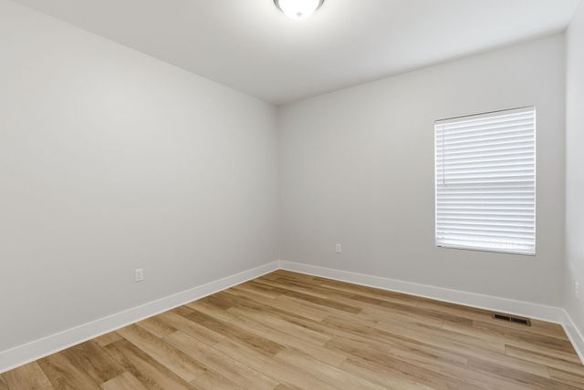 5035 N Highland St, Bel Aire, KS 67220