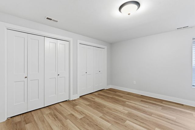 5035 N Highland St, Bel Aire, KS 67220