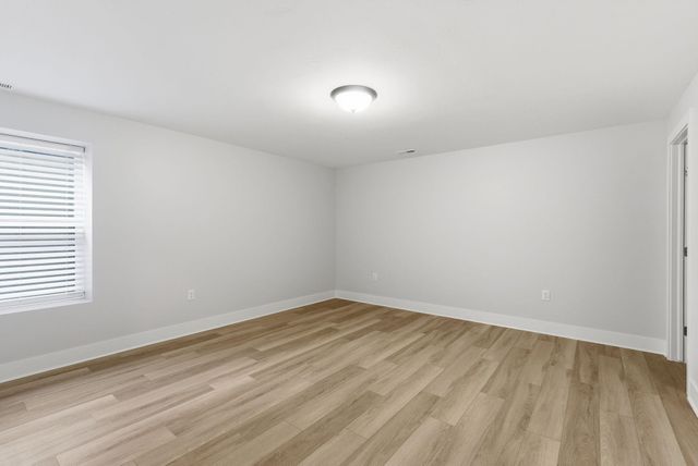 5035 N Highland St, Bel Aire, KS 67220