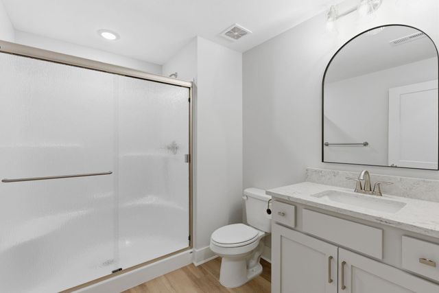 5035 N Highland St, Bel Aire, KS 67220