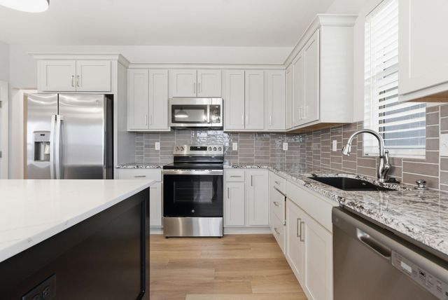 5035 N Highland St, Bel Aire, KS 67220