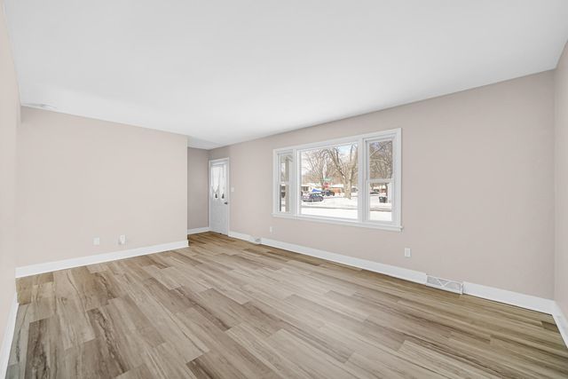 1409 E North Street, Hobart, IN 46342