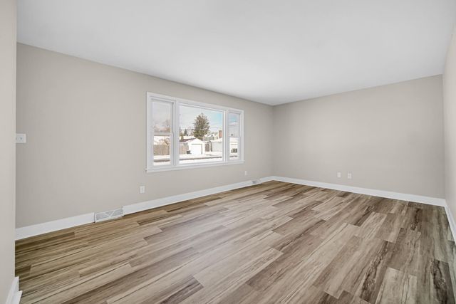 1409 E North Street, Hobart, IN 46342