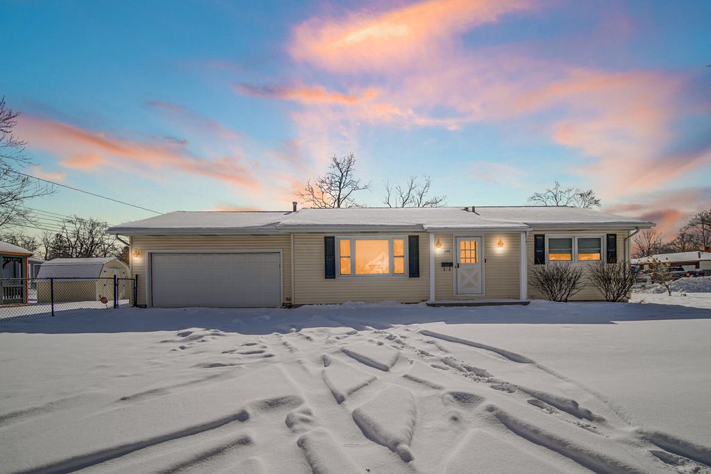 1409 E North Street, Hobart, IN 46342