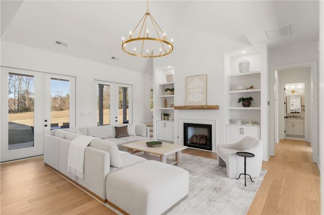 245 W Chapman Road, Belton, SC 29627