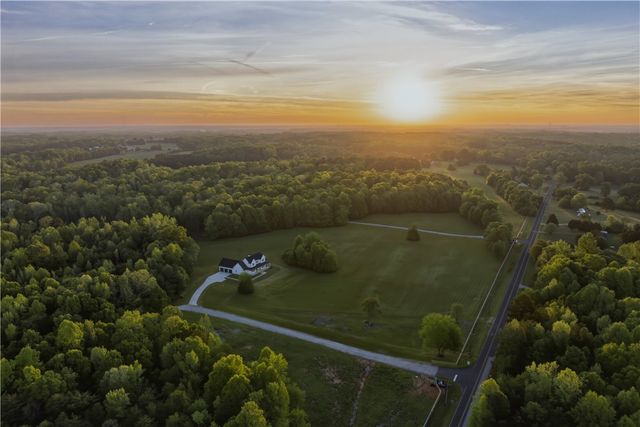 245 W Chapman Road, Belton, SC 29627