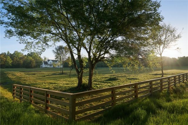 245 W Chapman Road, Belton, SC 29627