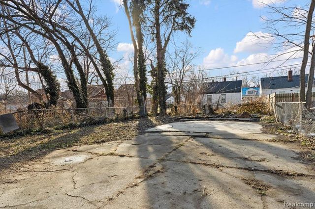 13368 Maiden Street, Detroit, MI 48213