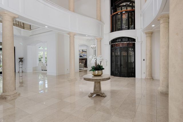 88 W Grand Regency Circle, The Woodlands, TX 77382