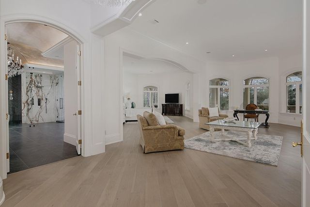 88 W Grand Regency Circle, The Woodlands, TX 77382