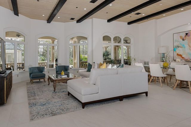 88 W Grand Regency Circle, The Woodlands, TX 77382