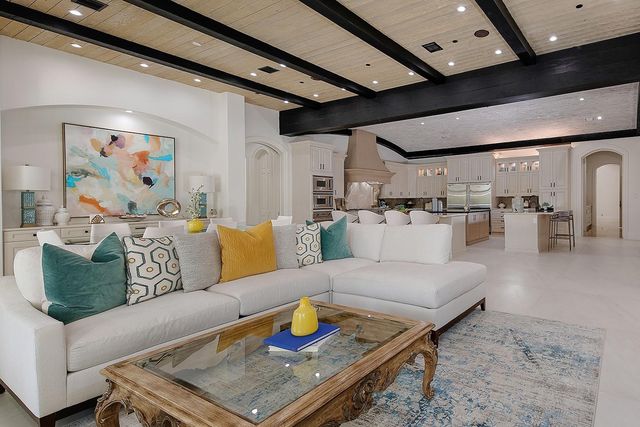 88 W Grand Regency Circle, The Woodlands, TX 77382