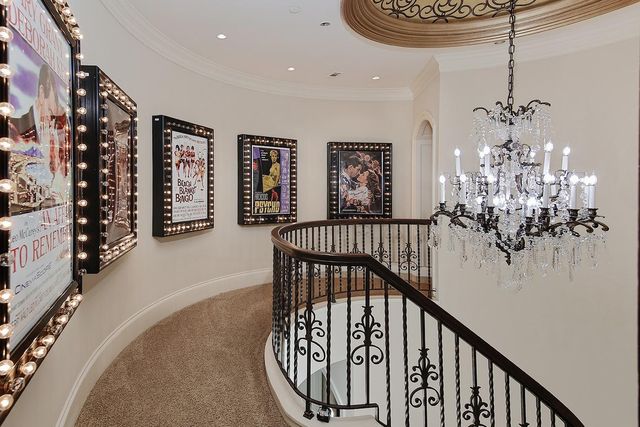 88 W Grand Regency Circle, The Woodlands, TX 77382