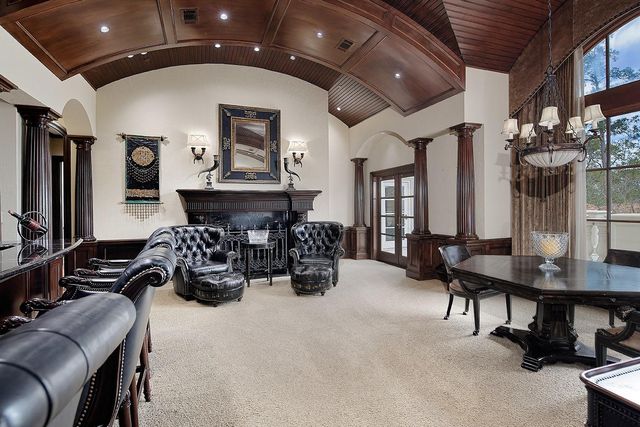 88 W Grand Regency Circle, The Woodlands, TX 77382