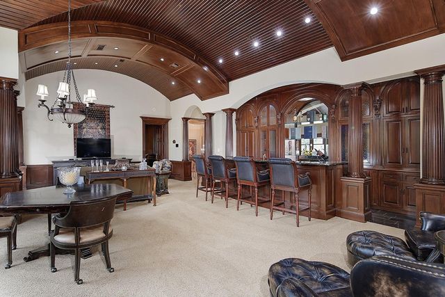 88 W Grand Regency Circle, The Woodlands, TX 77382