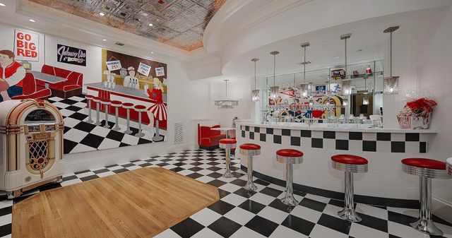 88 W Grand Regency Circle, The Woodlands, TX 77382