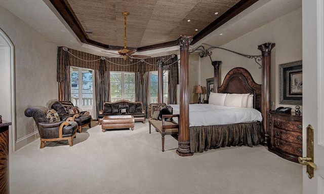 88 W Grand Regency Circle, The Woodlands, TX 77382