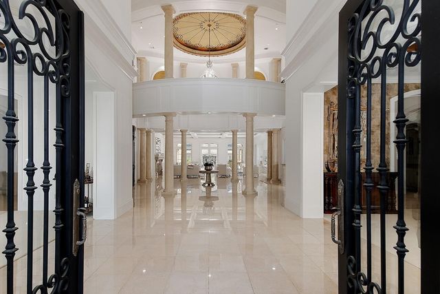 88 W Grand Regency Circle, The Woodlands, TX 77382