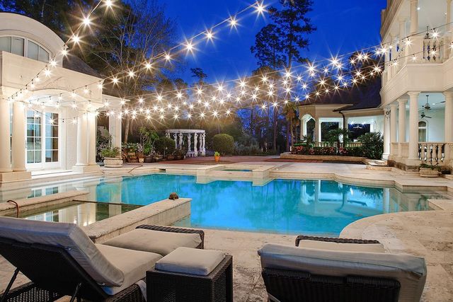 88 W Grand Regency Circle, The Woodlands, TX 77382