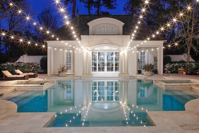 88 W Grand Regency Circle, The Woodlands, TX 77382