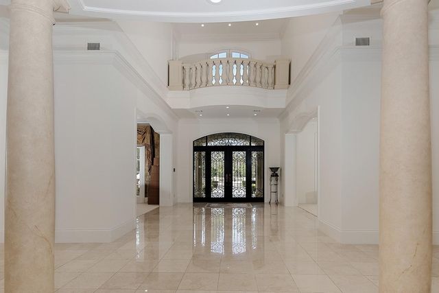 88 W Grand Regency Circle, The Woodlands, TX 77382