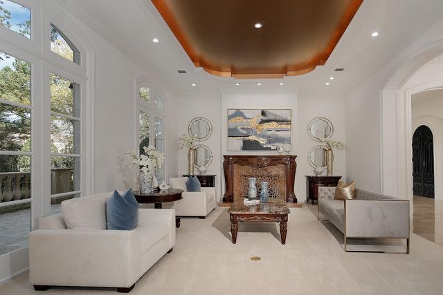 88 W Grand Regency Circle, The Woodlands, TX 77382