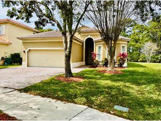 5663 Sunberry Circle, Fort Pierce, FL 34951