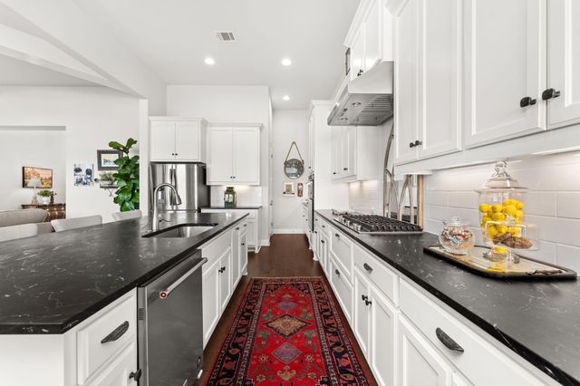 390 Double L DR, Dripping Springs, TX 78620