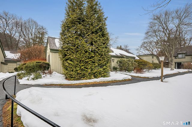 643 Heritage Village A, Southbury, CT 06488